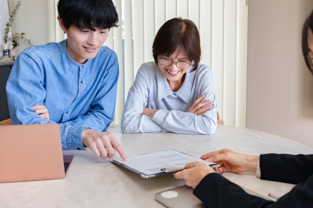 公務員看護師の退職金計算と相談先をまとめるイメージ